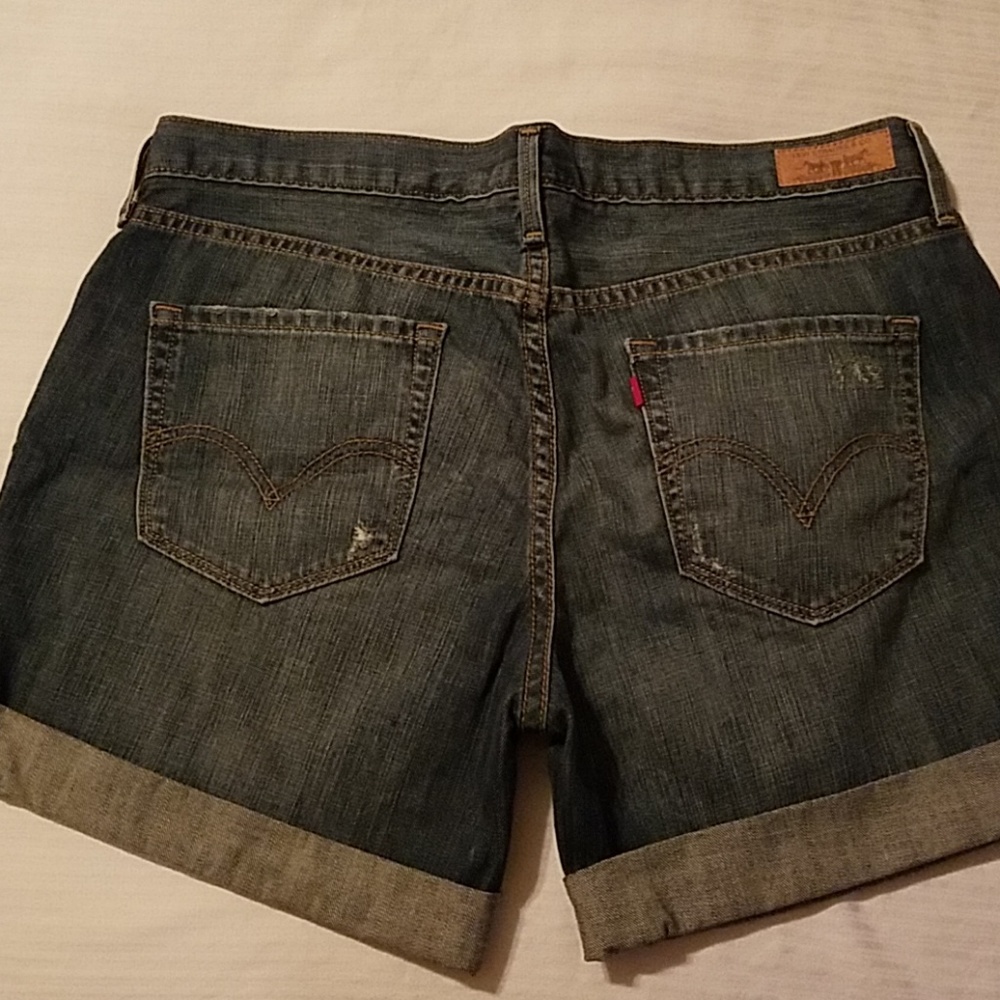 NWOT Levi's Size 10 Boyfriend Style shorts